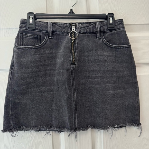 PACSUN Distressed Black Denim Mini Skirt - Size 27 - Picture 1 of 4
